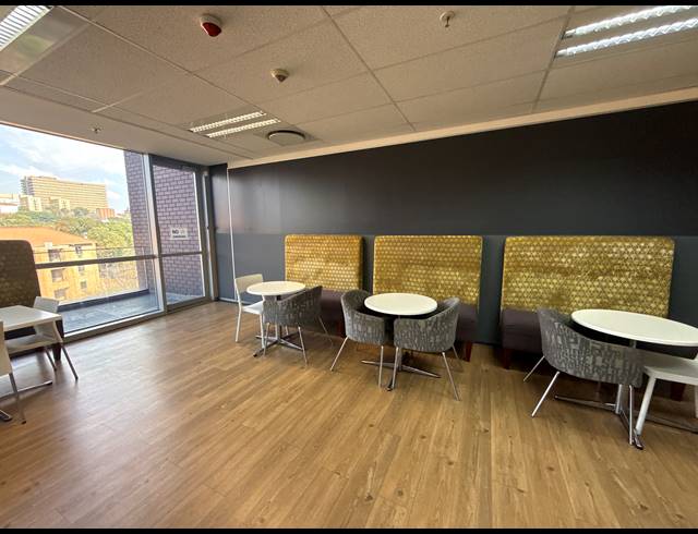 945M² OFFICE TO LET IN PARKTOWN
